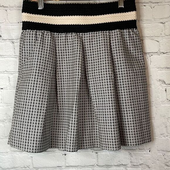Anthropologie Dresses & Skirts - Anthropologie Maeve Mini Skirt Black and Beige size small P